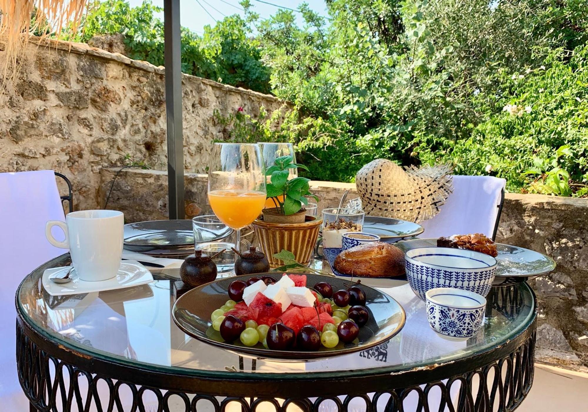 Villa Vager Mani Hotel カラマタ エクステリア 写真