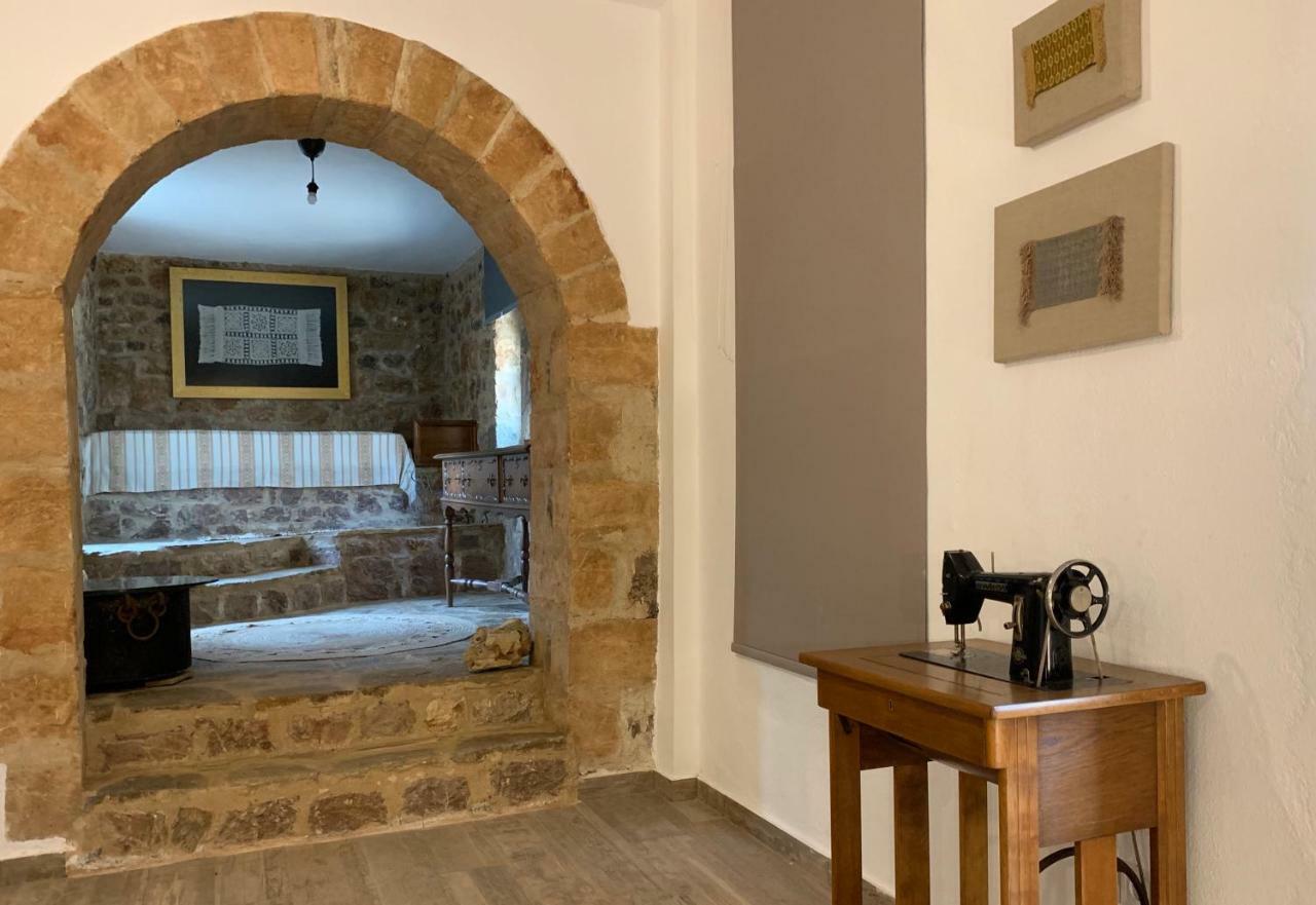 Villa Vager Mani Hotel カラマタ エクステリア 写真